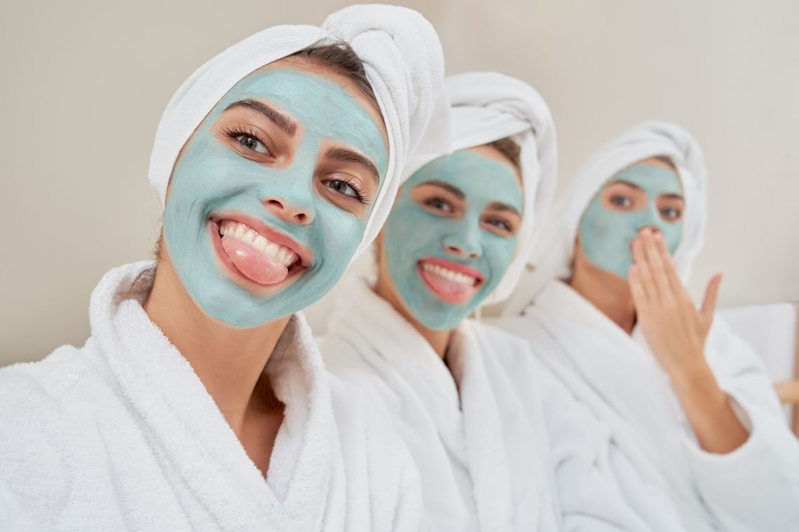 Domowa pielęgnacja cery trądzikowej krok po kroku