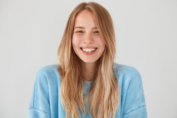 Powakacyjne odżywienie – przygotuj cerę na nowy rok szkolny